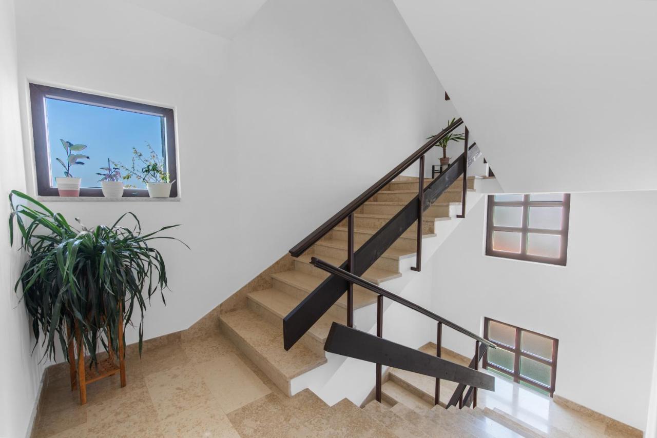 Apartments Villa Falcon Funtana Buitenkant foto